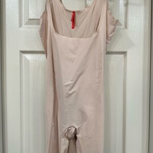 SPANX Open-Bust Mid-Thigh Bodysuit – XL (New Without Tags)